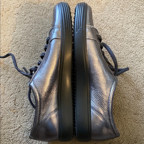 Ecco Black and Silver Sneakers Sleek Metallic Design - Picture 6 of 15